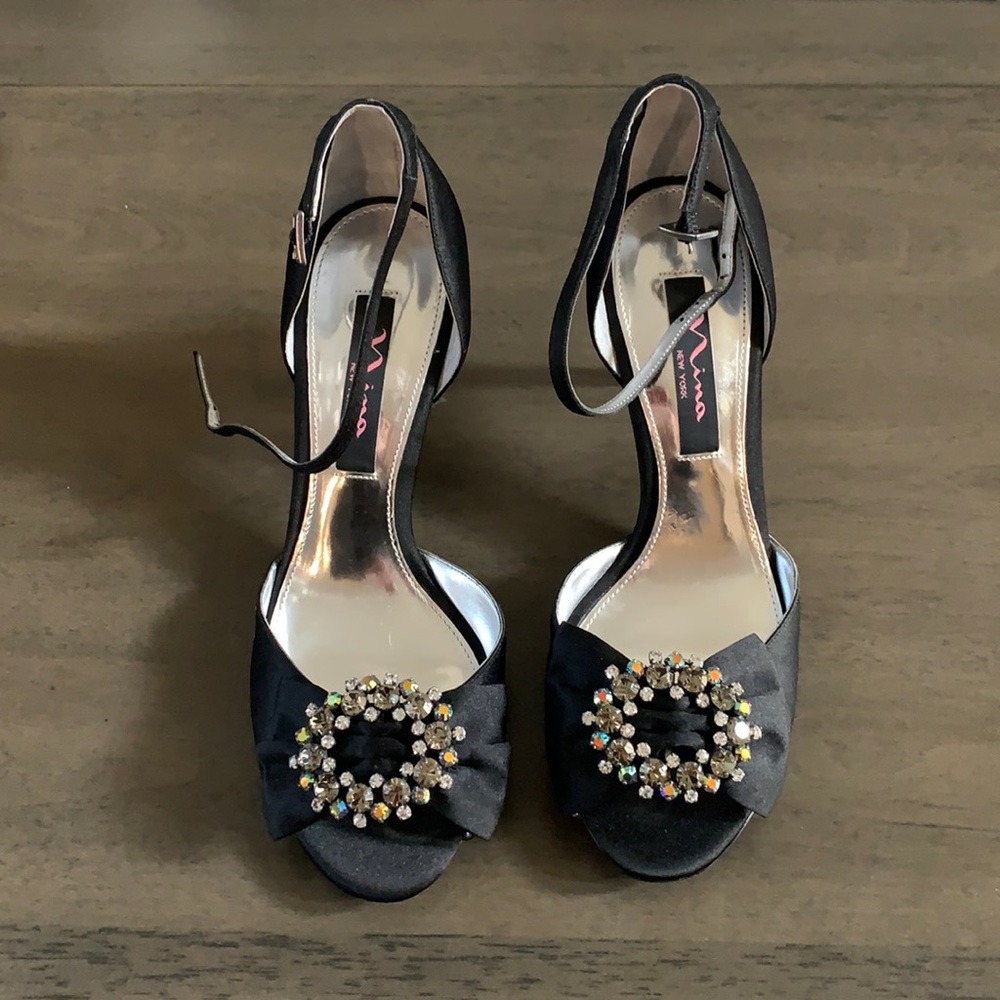Nine size 7 black dress heels